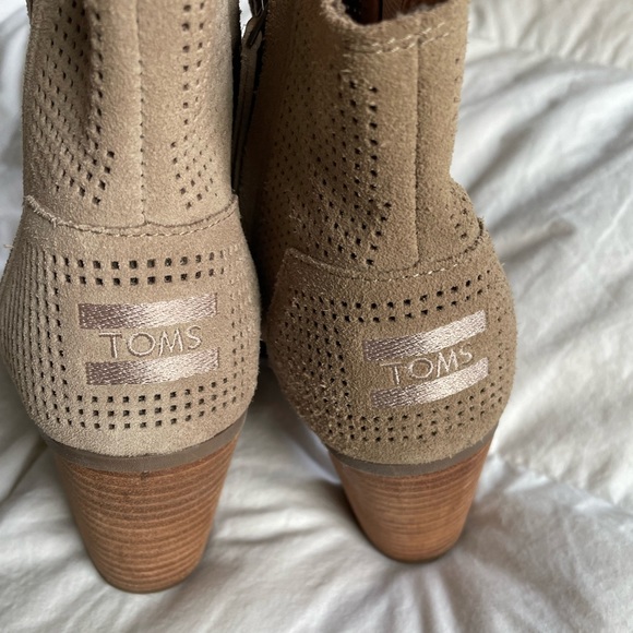 Toms Majorca Taupe Perforated Peep-toe Booties Ankle Boots 8.5 - Picture 3 of 8
